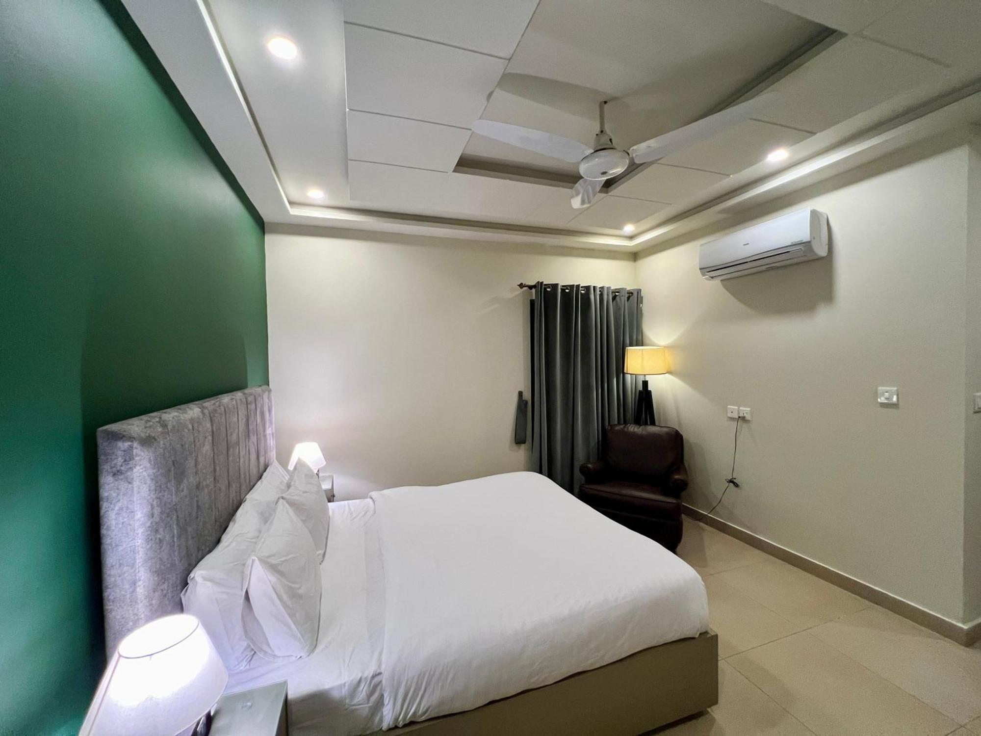 Serenity Corner 4 Bhk Islamabad Exterior foto